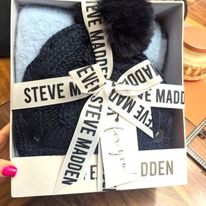 Steve Madden hat and scarf set